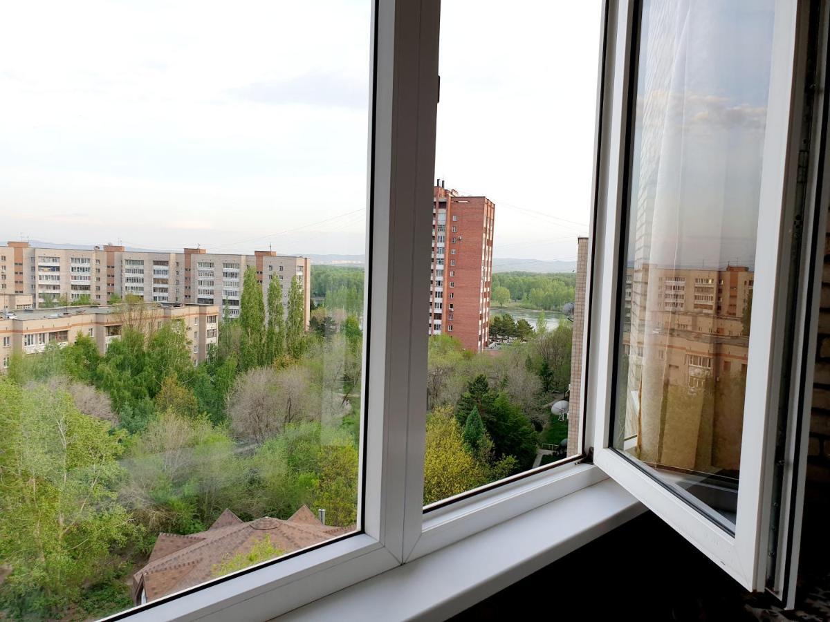 Apartment На Стрелке С Красивым Видом На Иртыш Ustʼ-Kamenogorsk Zewnętrze zdjęcie
